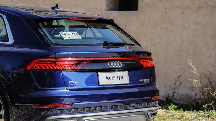 q8奥迪2022款试驾视频夜间,宝马x5和奥迪q8试驾哪个更值
