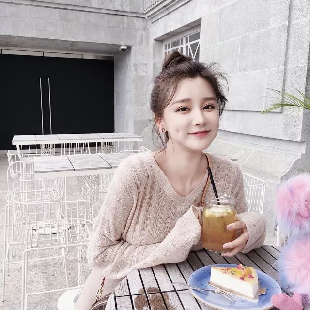 千万网红卖贵衣服8倍,千万网红店的衣服