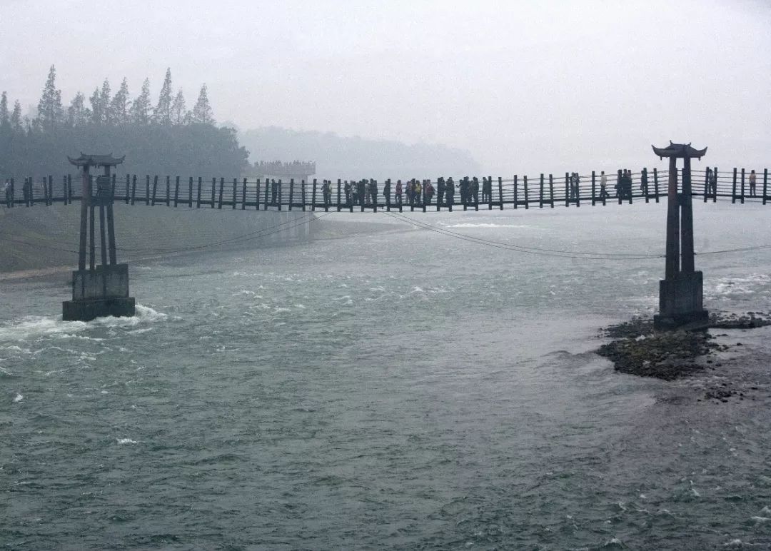 四川天府之国跟都江堰有关系吗,为什么四川没有担担面