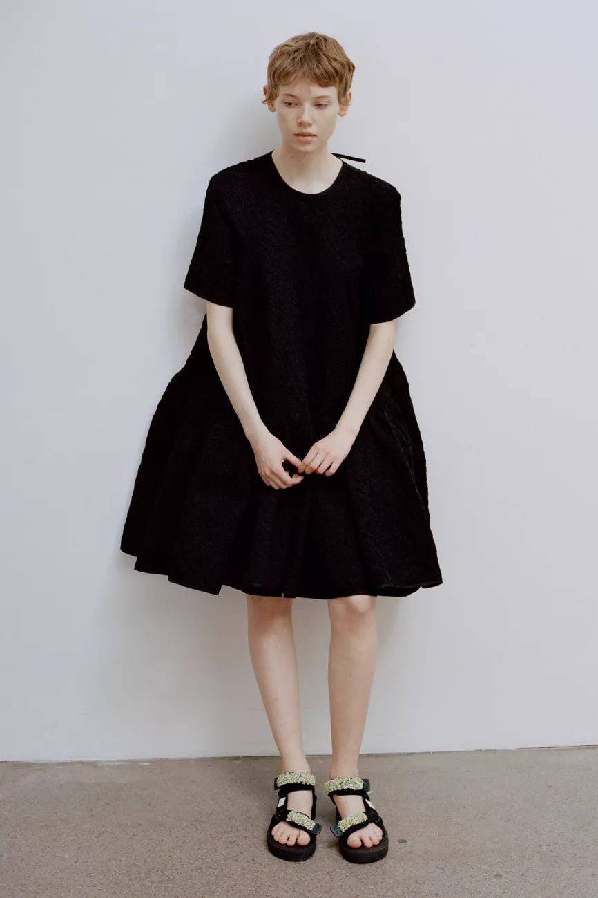 秋冬黑红裙子大码胖mm显瘦遮肉,今年最火的裙子显瘦遮肉