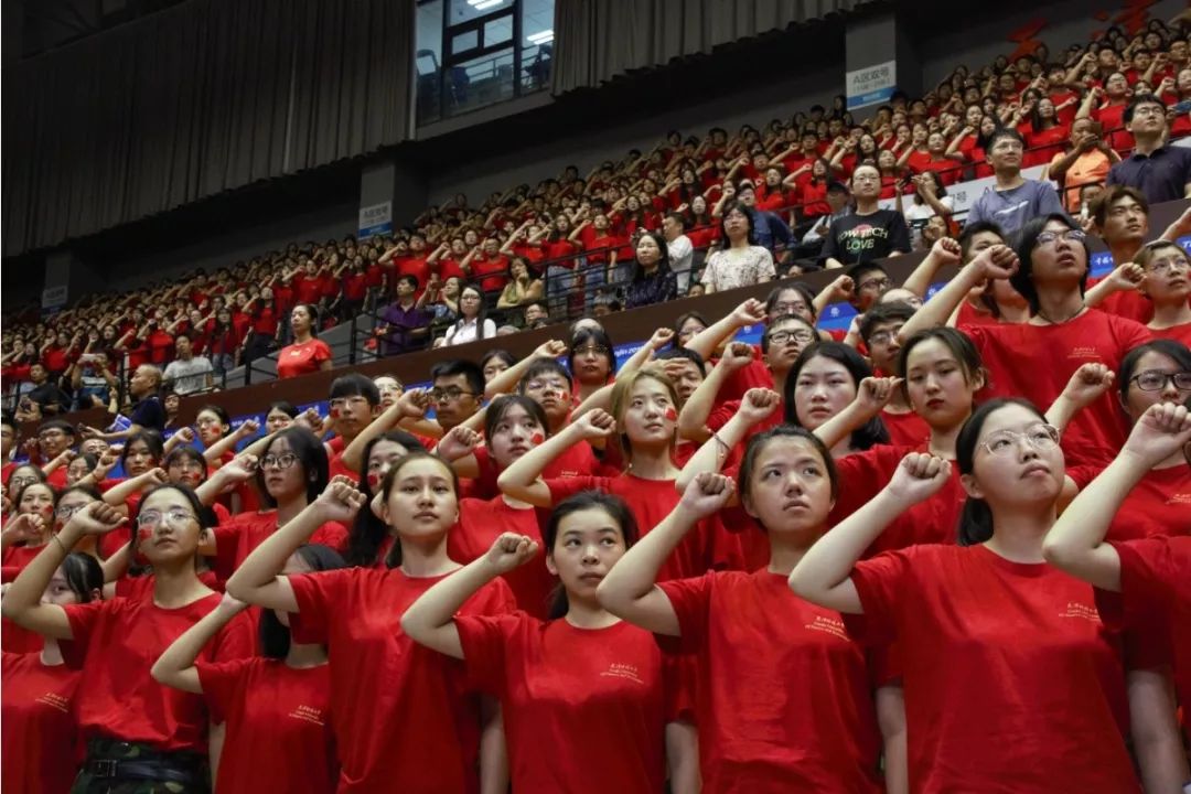 直击开学典礼现场,直击天安门升旗小视频