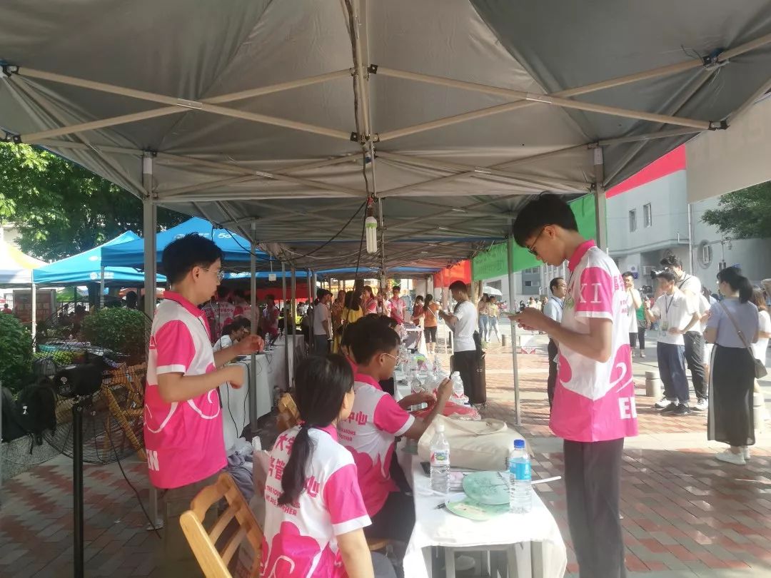 一中新生报到,新生报到迎新生