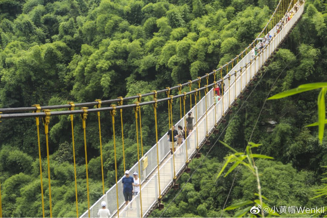 成都周边最好的玻璃栈道的景区,成都附近哪个景区有玻璃栈道