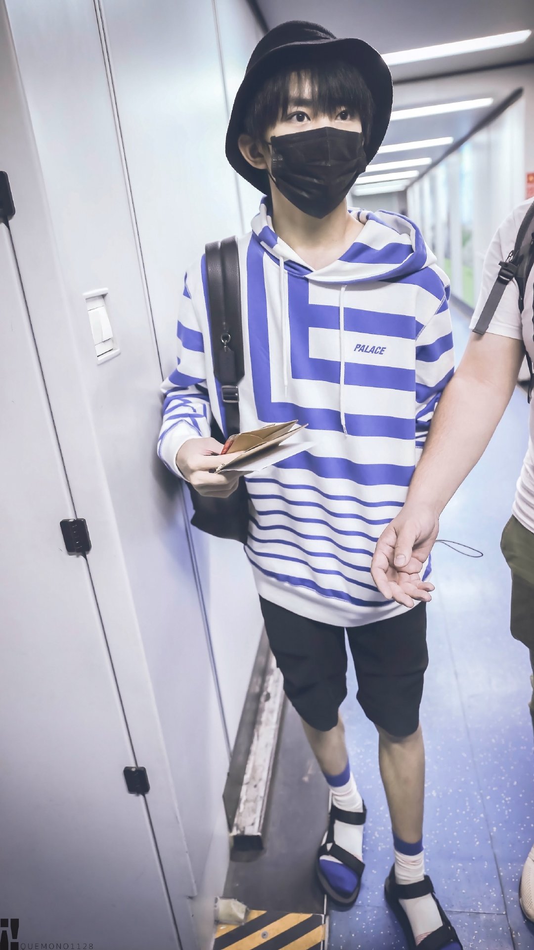 tfboys易烊千玺穿衣打扮,tfboys易烊千玺微博