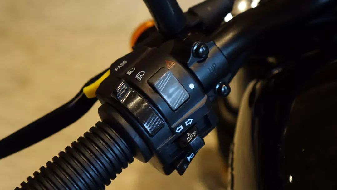 高性价比二手巡航车报价,大韩轻骑gv300s经典版评测