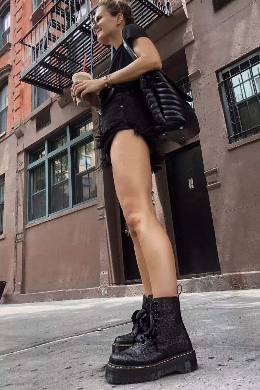 Jio热都要穿的马丁靴，作为辣妹的你得不得来一双嘛？