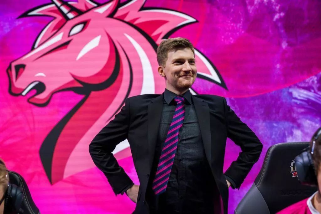 UOL故事：重生之我是独联体战队