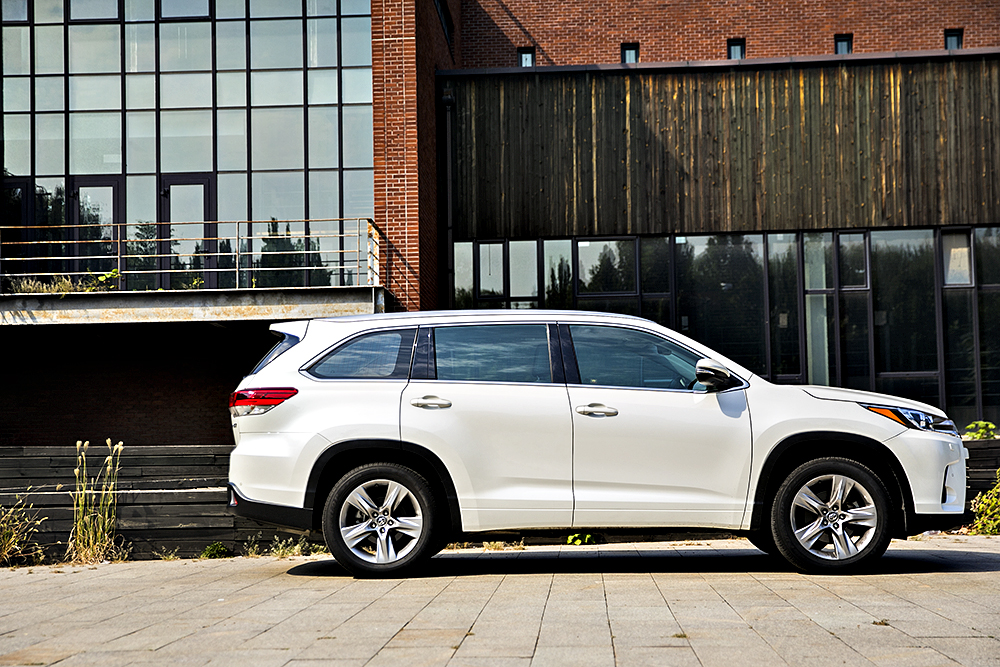 2018款汉兰达越野评测,2018新款丰田汉兰达舒适驾驶体验