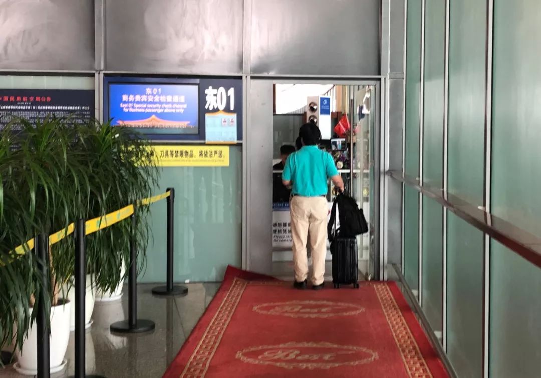 去昆明机场坐飞机最新政策,现在昆明机场乘坐飞机的旅客多吗