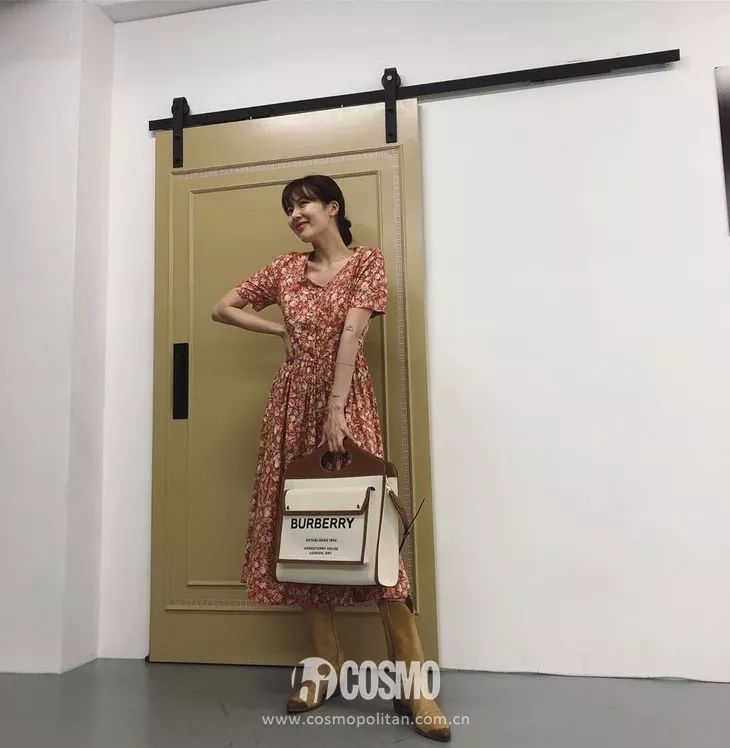 泫雅争议,泫雅掀短袖引起争议