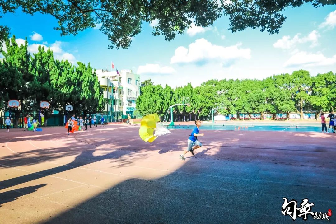 东横街老店的最后一天，我回到了中城小学