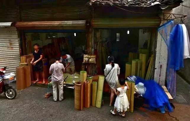 东横街老店的最后一天，我回到了中城小学