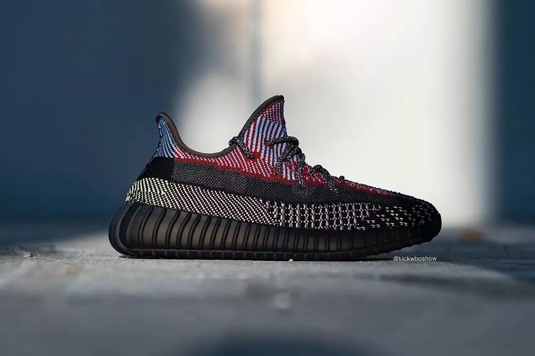 yeezy350满天星,yeezy350v2荧光绿非反光评测