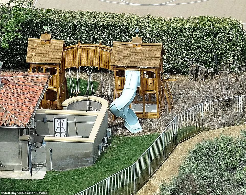 卡戴珊家族五大萌娃 (卡戴珊家族到底是怎么养孩子的)