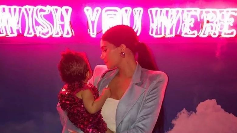 卡戴珊家族五大萌娃 (卡戴珊家族到底是怎么养孩子的)