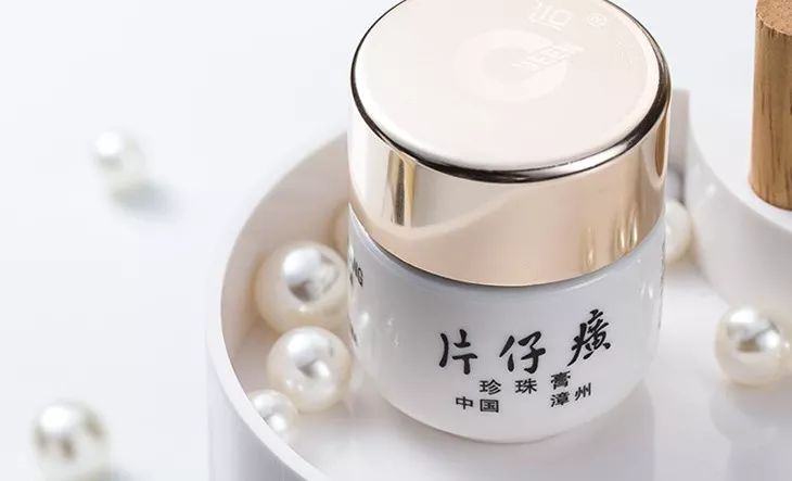 眼里写满故事脸上不见半点风霜,眼里写满故事脸上不见风霜的女子