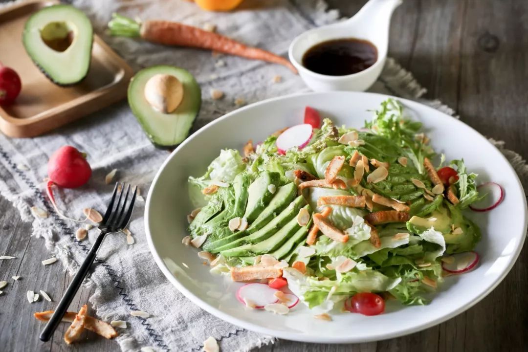 牛油果是否骗人,牛油果一个18块