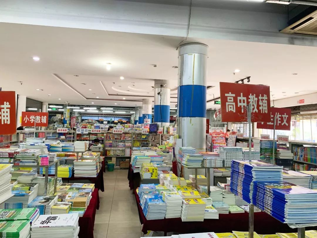 无锡南禅寺书城小巷子里的旧书店,2022年无锡南禅寺书城开放吗