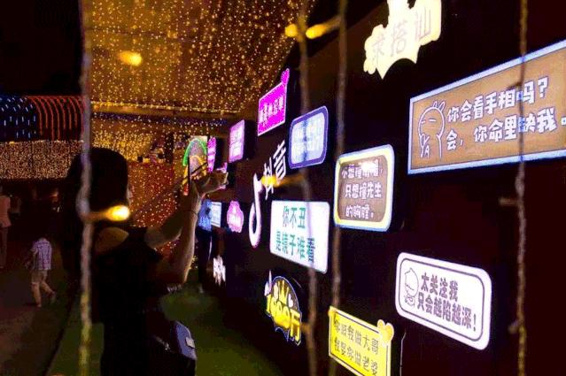 美到窒息的光影秀,美到极致烟花视频