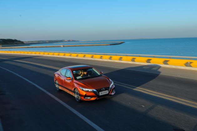 轩逸14代节油挑战赛,轩逸14代悦享版高速超车