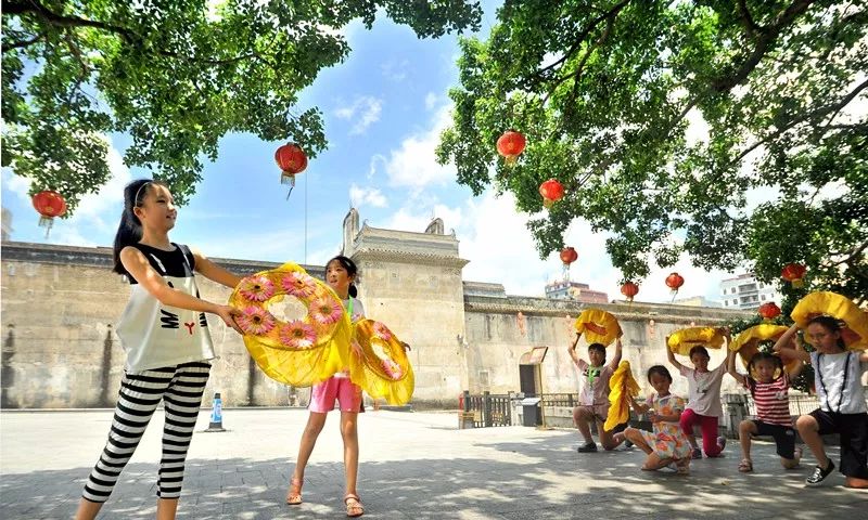 我与祖国共成长丨与龙岗合影，祝福我们亲爱的阿中哥~