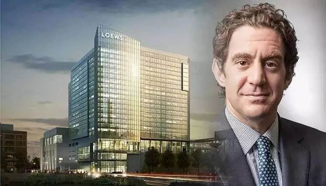 刚和嫩模男友分手，50岁邓文迪又收割一位富豪