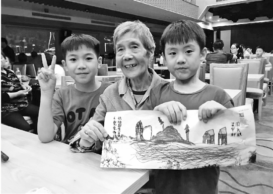 小的老年人怎么画,很老的老年人怎么画