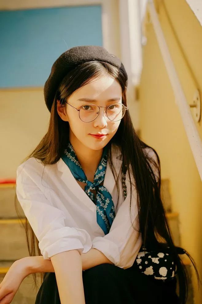 根据你的脸型和眼镜选发型,怎么选择适合自己的发型和眼镜