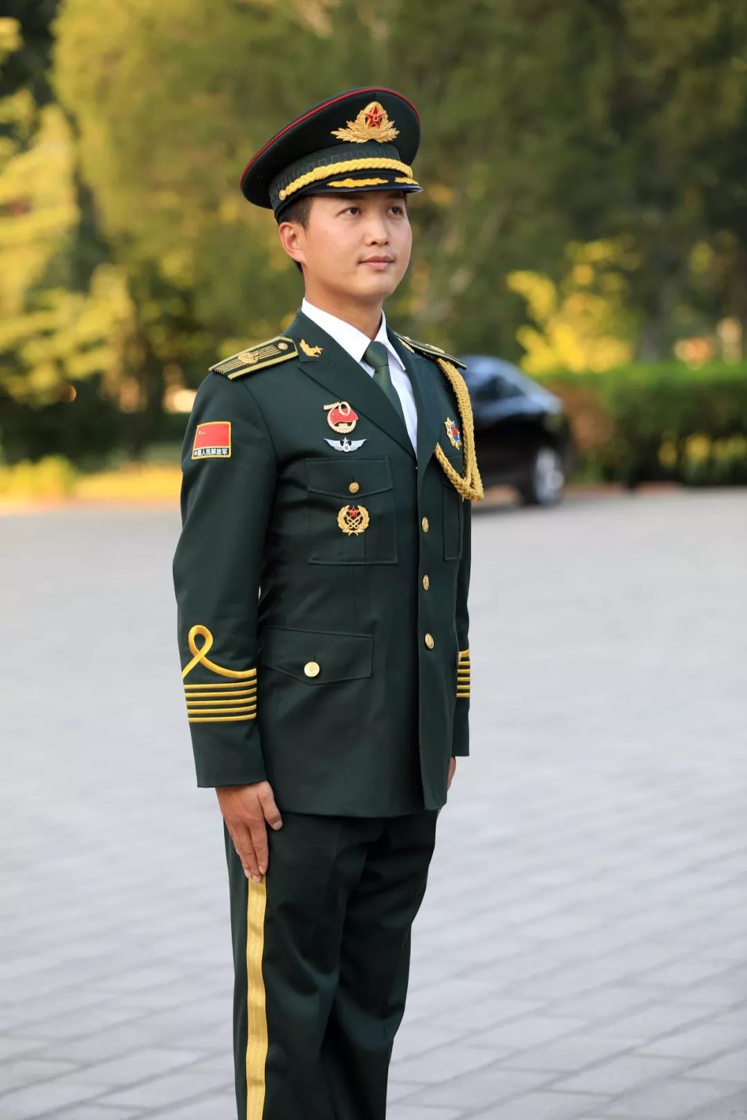 果然最帅的人都上交国家了,果然帅气的小哥哥都上交给国家了