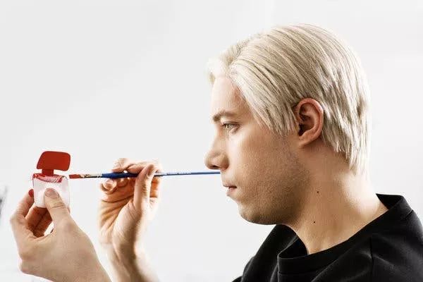 只能塞得下硬币的包、寿司大小的鞋……欢迎来到小人国