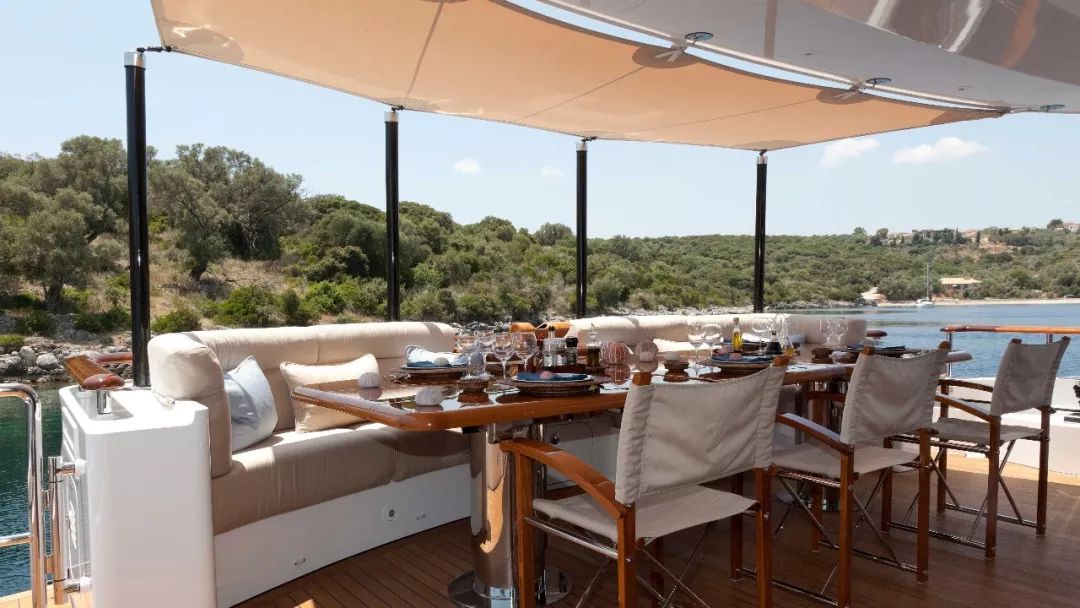 拥有一艘游艇一年需要多少钱,1000万美元豪华游艇