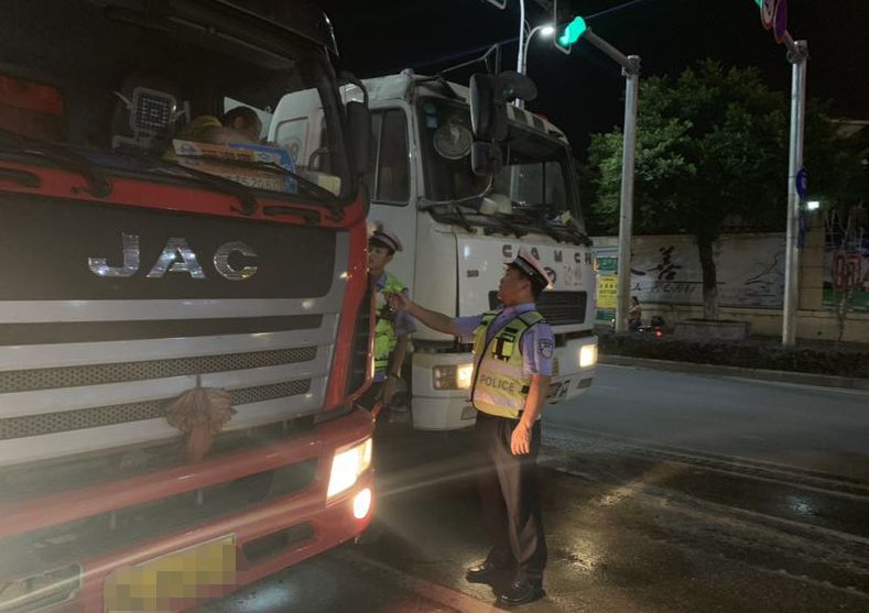 八里街片区|打出交通治理“组合拳”，疏通城市交通“乱堵点”