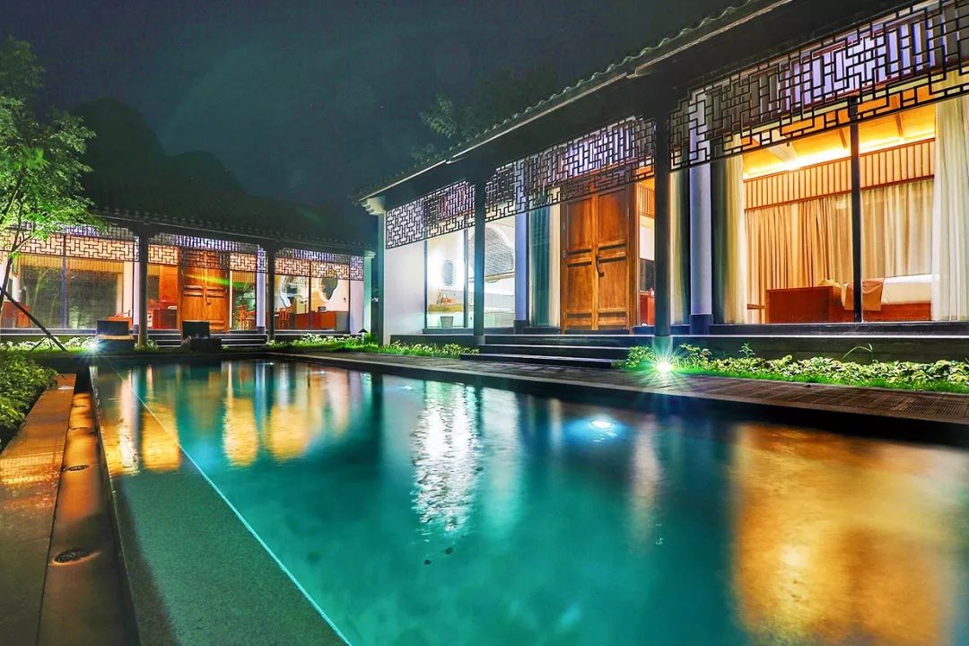 国庆在阳朔度过了不输巴厘岛的假期,全因这家藏在秘境山水里的宝藏酒店