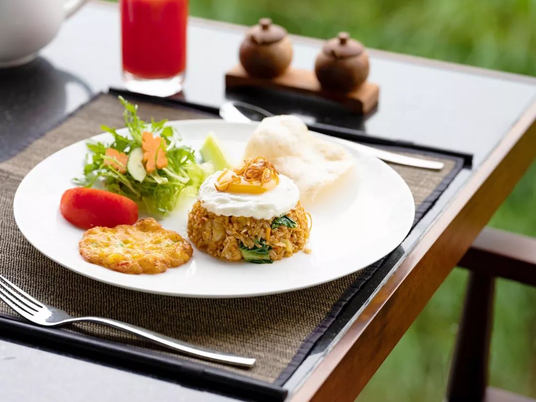 国庆在阳朔度过了不输巴厘岛的假期，全因这家藏在秘境山水里的宝藏酒店