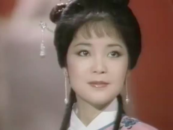 邓丽君的MV记录了你爸妈的时尚潮流