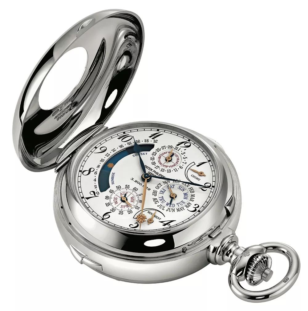 他一出现，所有爱表的人都屏住了呼吸