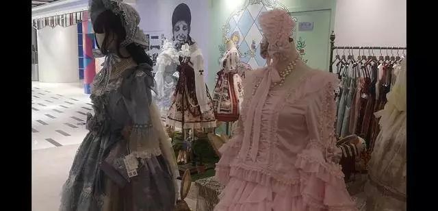 一条裙子拍出110000元！“炒裙”比“炒鞋”更赚钱？网友：疯了吧