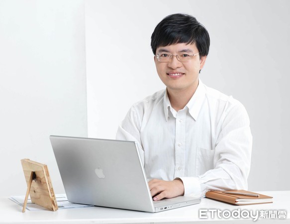 纹绣唇部严重感染,纹绣嘴唇长疱疹怎么处理