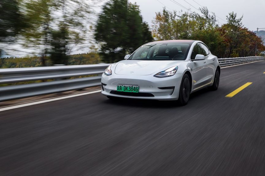 特斯拉秒变游戏厅,哪个软件可以下特斯拉游戏