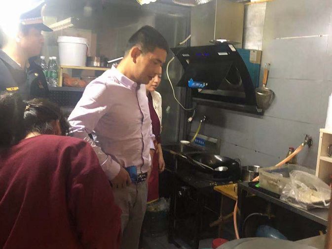 城管开展燃气安全排查整治,餐饮燃气安全排查整治