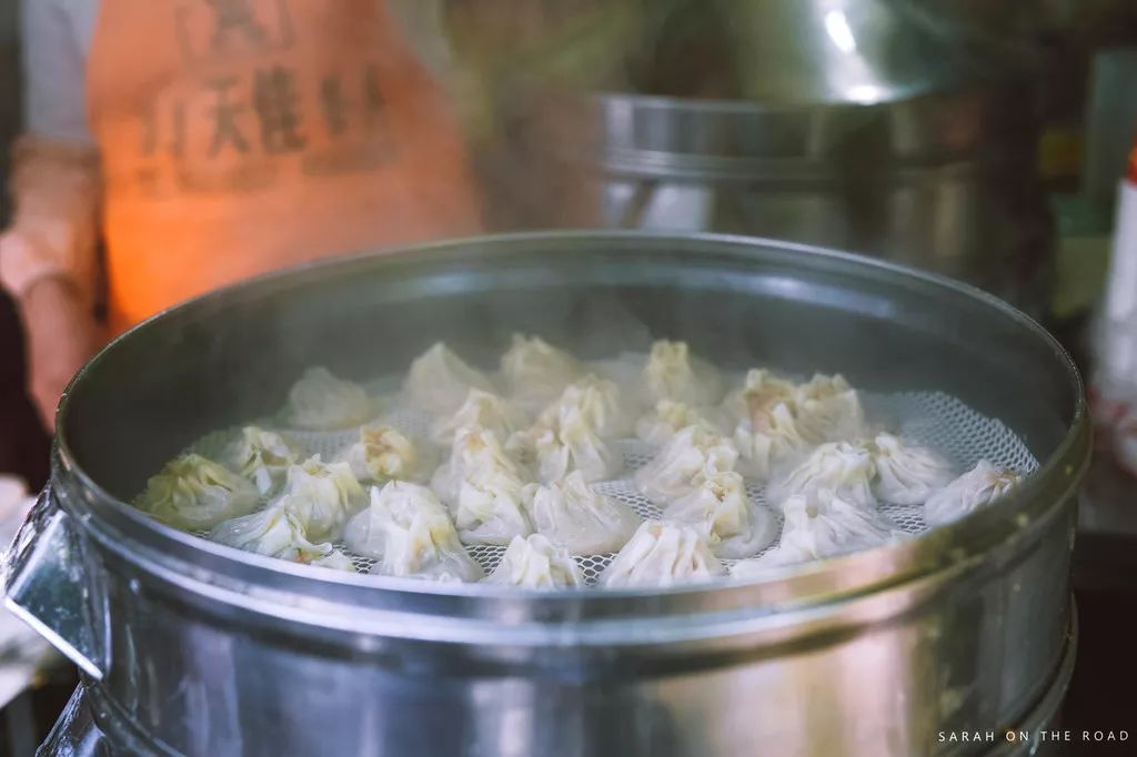 武汉：一碗热干面杀百鬼，一锅豆皮烫神仙