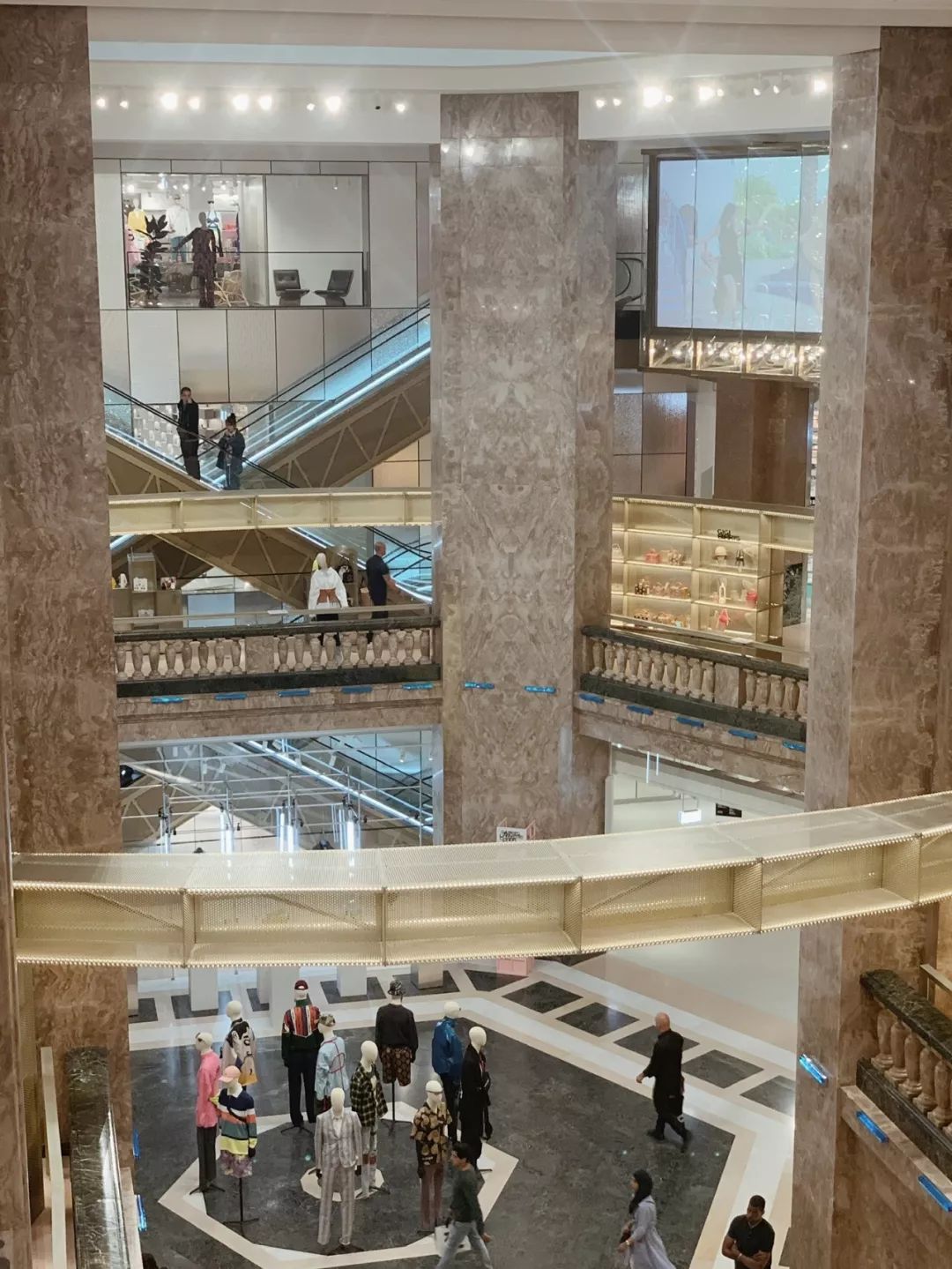 巴黎和lv的鞋哪个好,巴黎和伦敦相约旅行