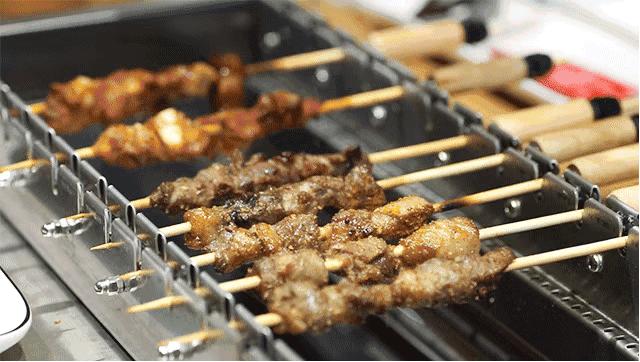 吾悦广场10元烧烤,吾悦烤鱿鱼10块钱9串