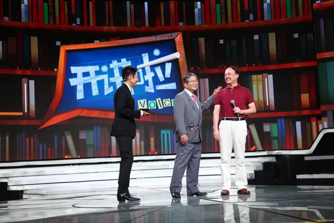 今晚十点半档《开讲啦》，北京大学、东京大学与您“一起开讲”