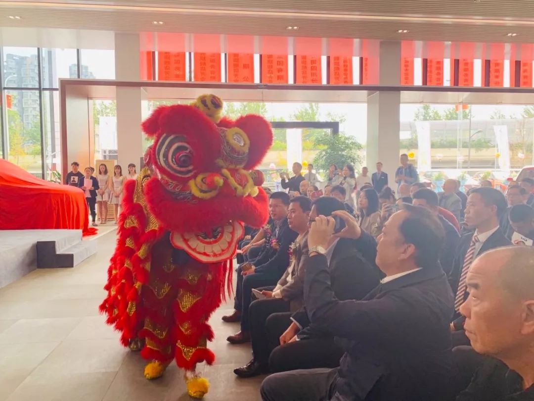 「擎报」神车配新店五菱宏光PLUS登陆四川嘉驰骏达店