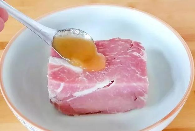 新鲜猪肉吃不完没有冰箱怎样储存,往冰箱里放猪肉怎么放才新鲜