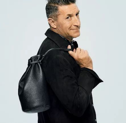 风流倜傥帅气迷人,风流倜傥西装革履