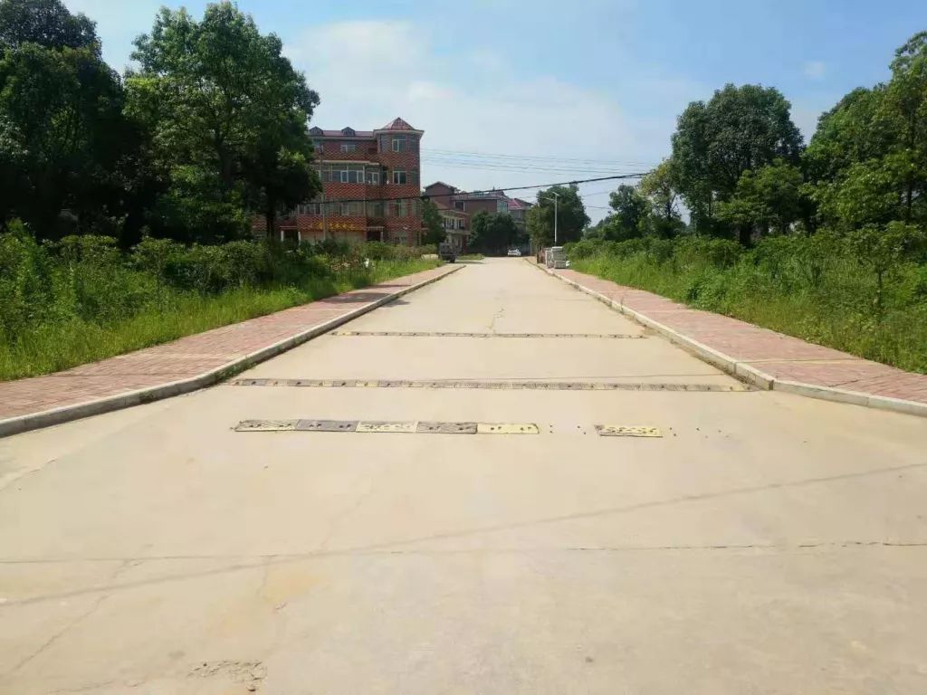 【媒体看安义】东阳镇云溪村：干群齐动手村庄焕新颜