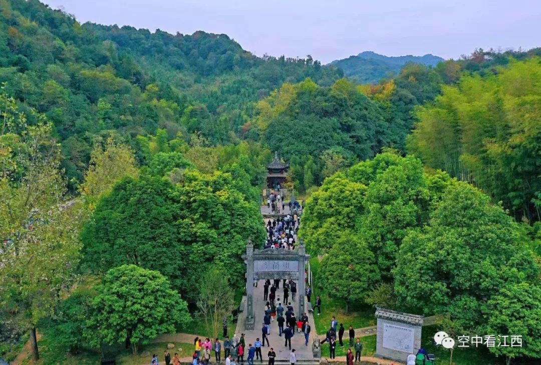 婺源篁岭晒秋什么最好看,婺源秋色正浓石城枫叶渐显红