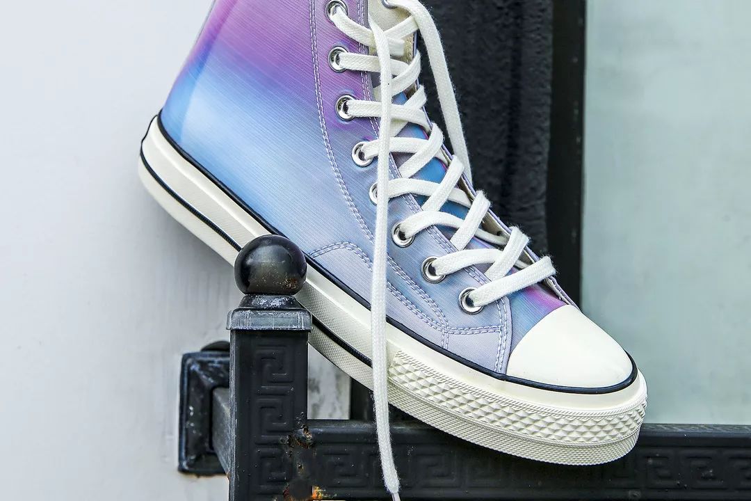 中国造了双百元鞋竟有3,600,000色？！穿上1秒就炸街、不怕脏